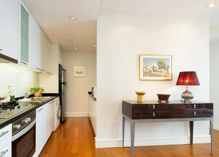 Skyvillas Residential Апартаменты *
